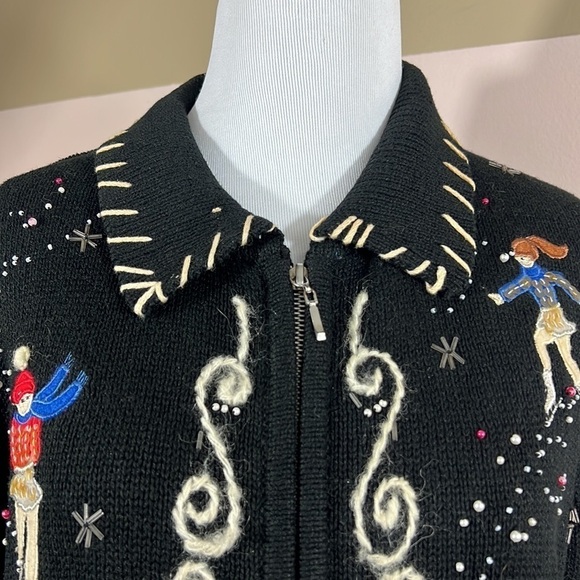 Vintage Erika Black Embroidered Beaded Winter Snow Ice Skater Cardigan Full Zip - Picture 2 of 10